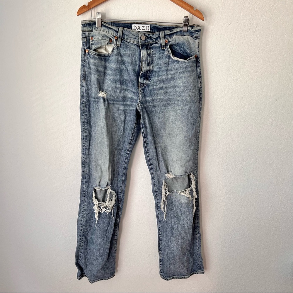 Daze Boutique Tough Love Distressed Jeans Sz 30